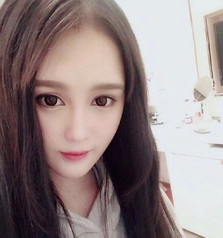 赵本山的小女儿赵一涵：不靠父母的“励志”的富二代  -图6