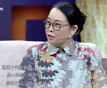 她被嘲是央视丑女主持，巅峰时辞职靠低保为生，如今59岁仍然未婚  -图7